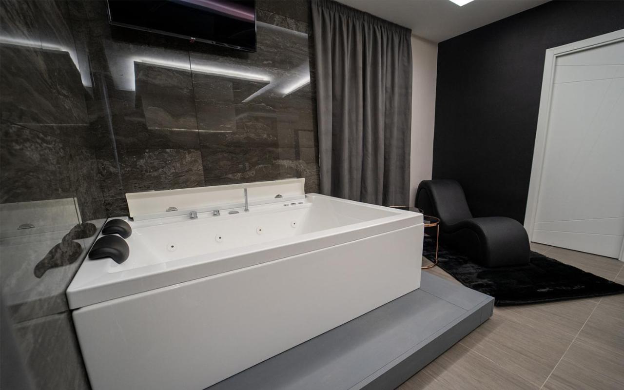 Intimity Luxury Rooms Qualiano Exterior photo