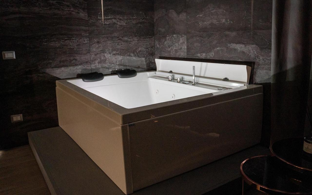 Intimity Luxury Rooms Qualiano Exterior photo